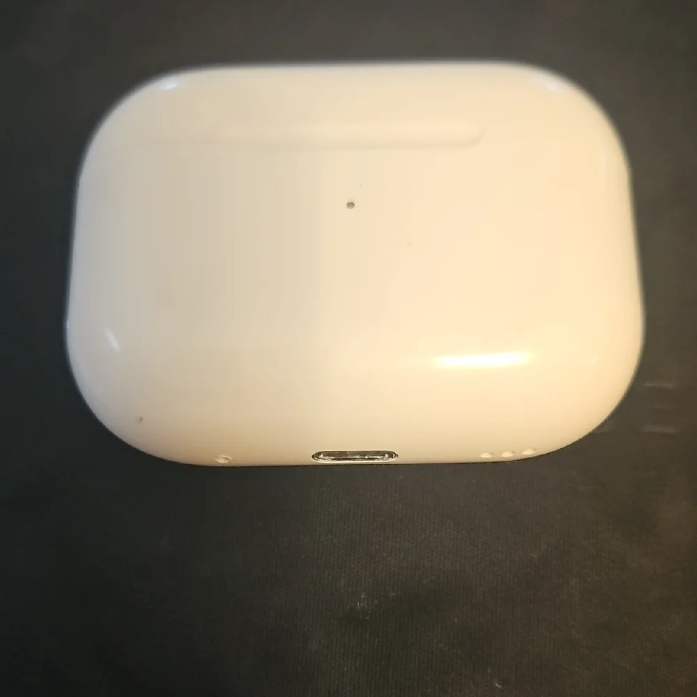 White Wireless Earbuds Charging Case